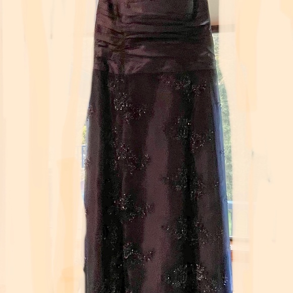 Exquisite Mother of the Bride Formal Gown Dress - Picture 4 of 7